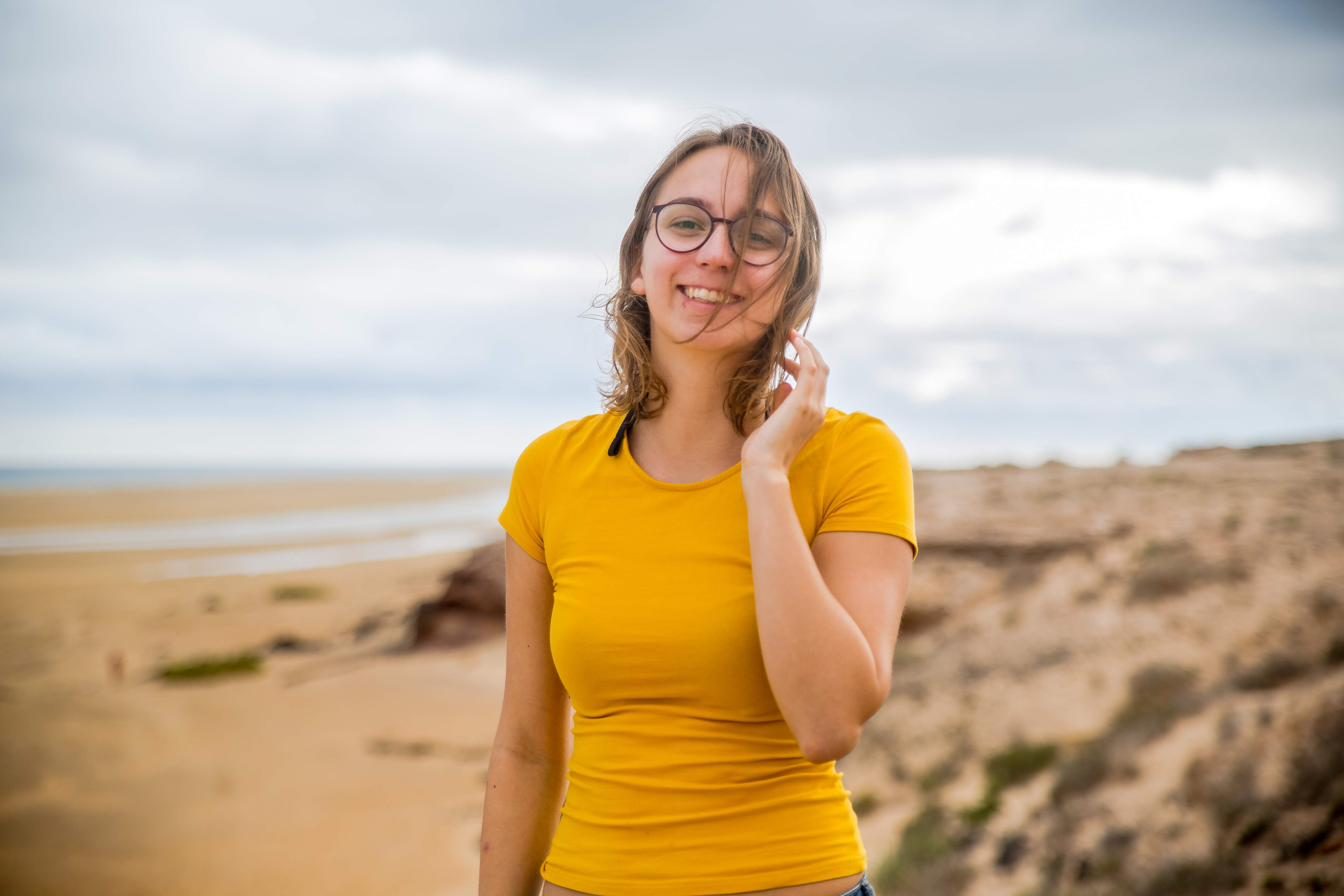 Frauenportrait am Strand