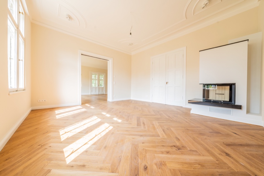 Wohnraum mit Kamin